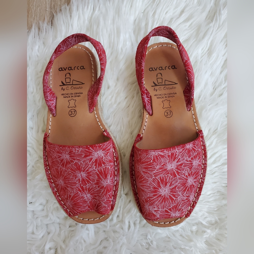 PONS Avarca Womens Sandals Shoes Size 7 EUR 37 Red Floral Print Wedge